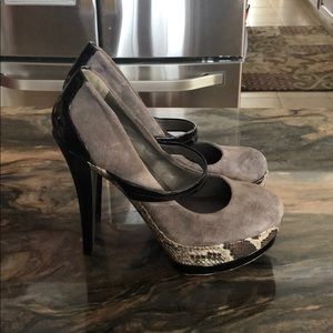 Jessica Simpson stilettos!